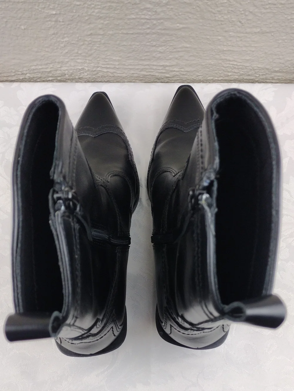 Madden Girl Swifty Black PU Upper Pointed Toe Side Zip Blocked Heel Western Boot